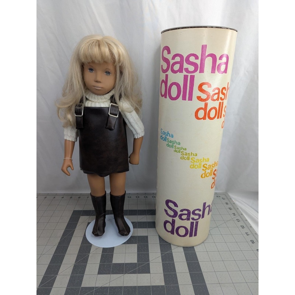 Sasha‎ London Doll Gold Wrist Tag Tube England